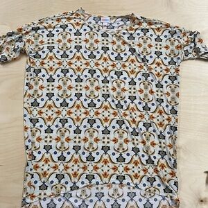 Lularoe Irma Blouse size small (CT)
